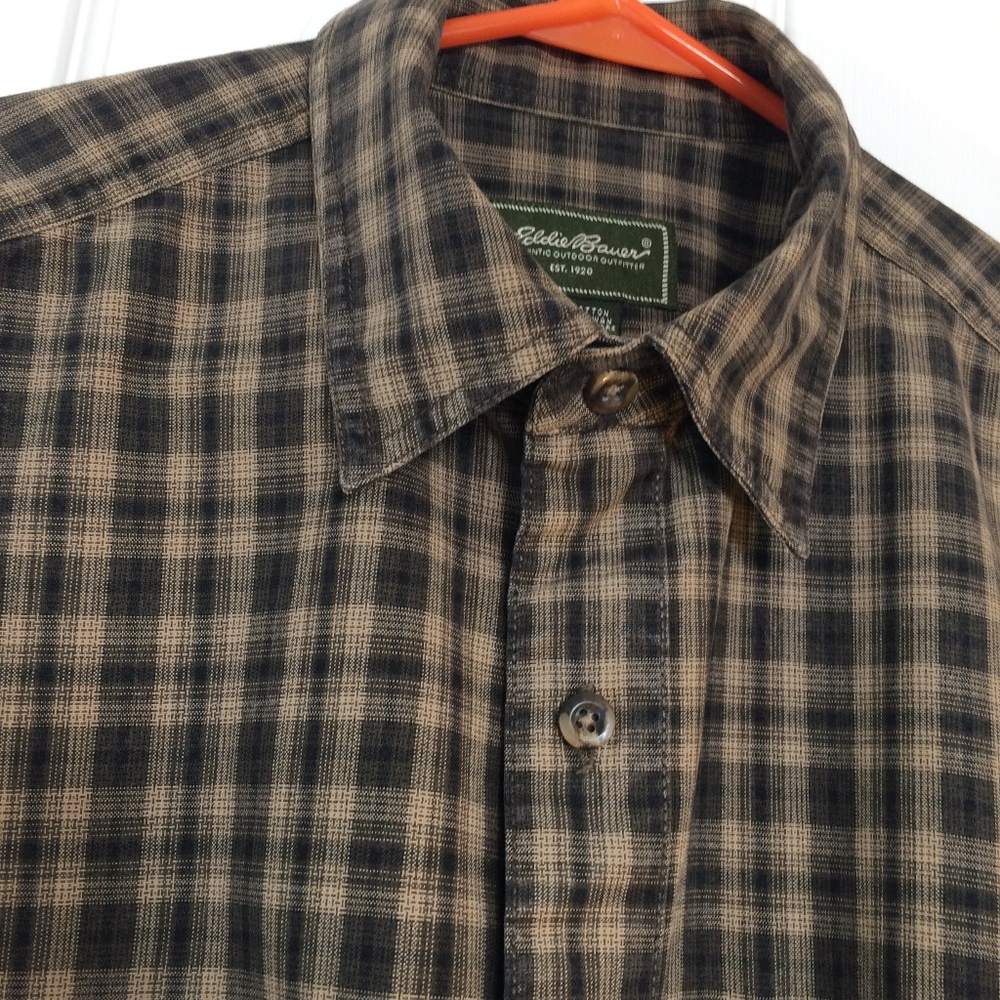 EDDIE BAUER black and khaki plaid shirt